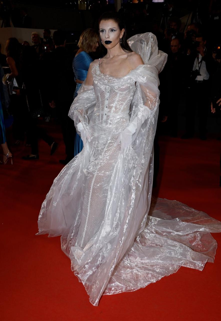 Julia Fox frees the nipple in see through plastic gown at Cannes Film Festival (photos)