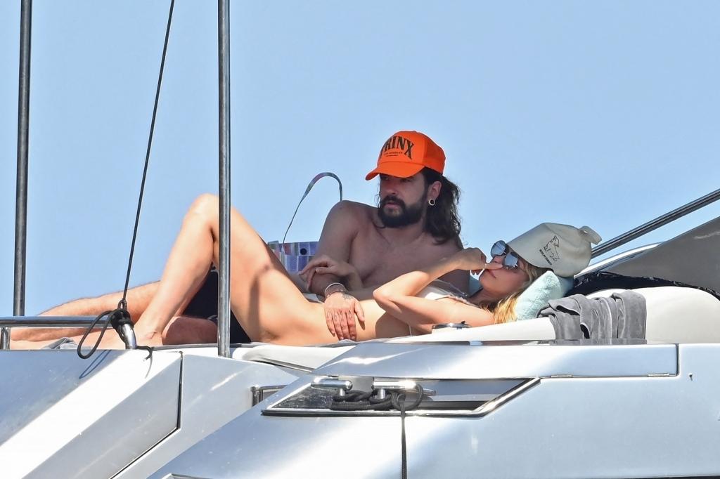 Heidi Klum, 50, and 33 year old husband Tom Kaulitz can?t keep their hands off each other during France holiday(photos)