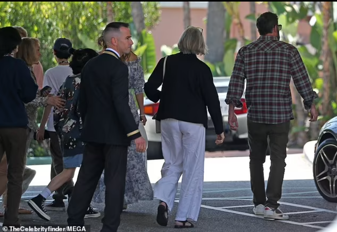 Jennifer Lopez and Ben Affleck take both of their moms out for Mother
