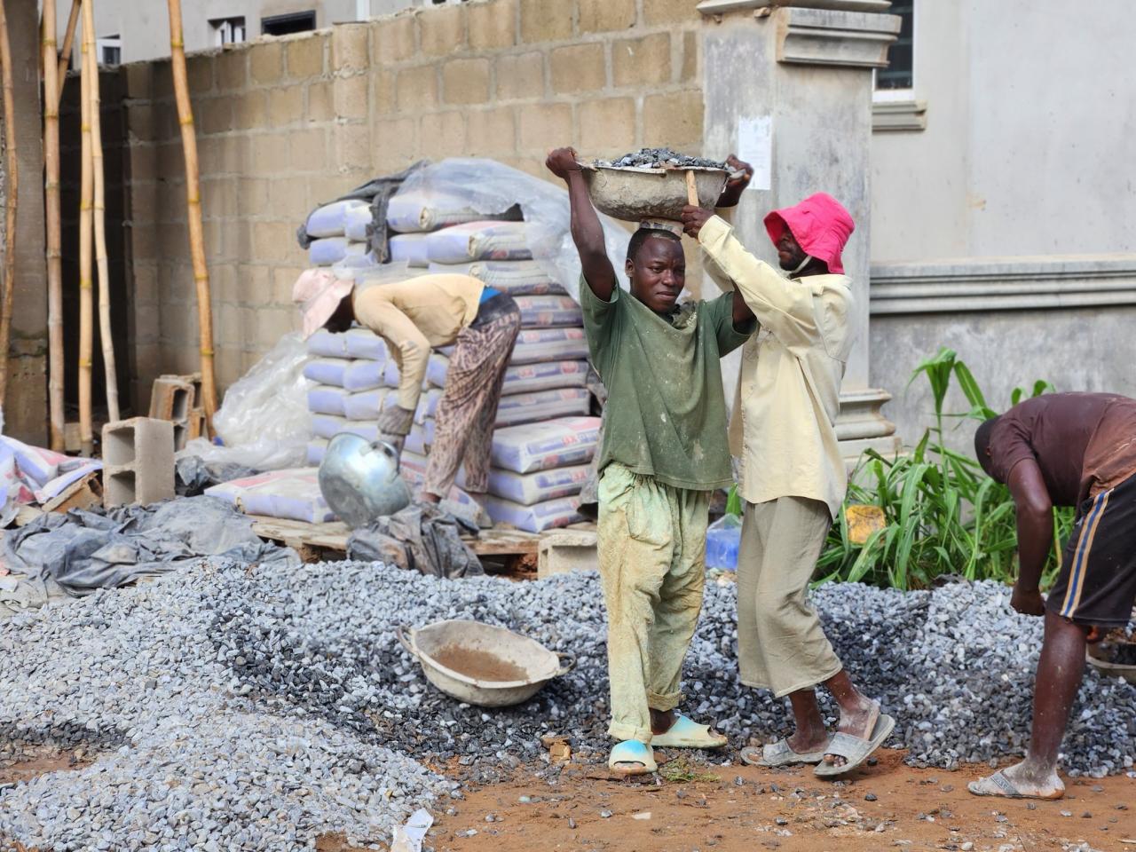 Man shares photos of an unemployed Nigerian graduate doing menial job on a construction site