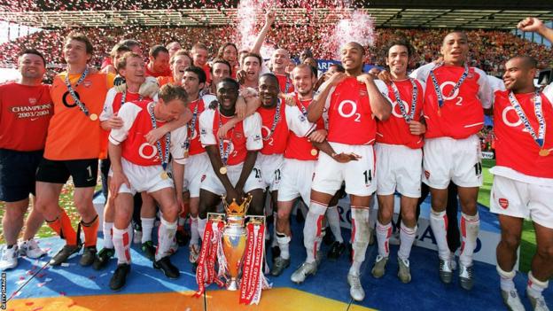 Arsenal celebrate winning the 2003-04 Premier League