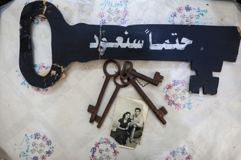 A key and a photo