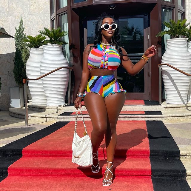 Check out eye-popping  photos of Anita Brown, the American lady claiming she is expecting a child with Nigerian singer, Davido.