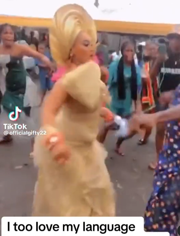 Bride steals the show on her traditional wedding day with her energetic dance (video)