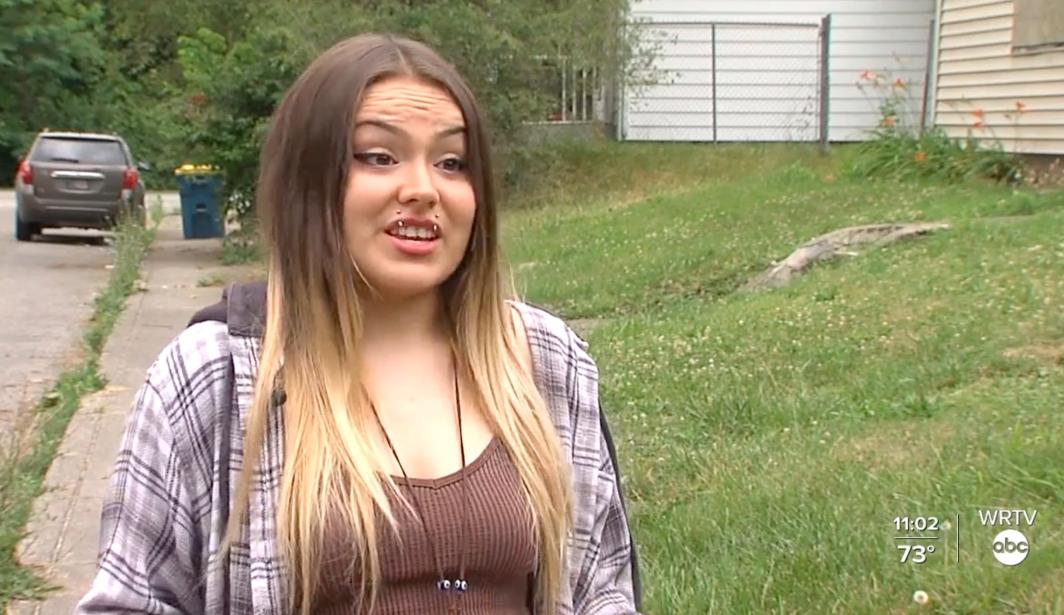 ?You was too pretty to rob? Gunman robs woman then goes on Facebook to ask her out