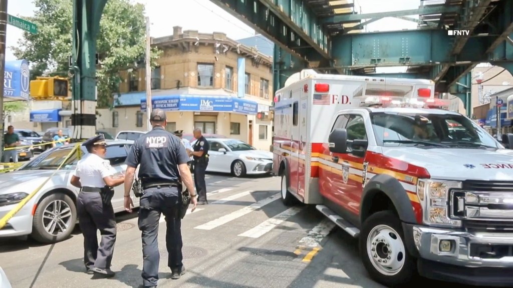 Chilling videos show deranged man in New York go on shooting spree kill!ng and injuring pedestrians in broad daylight