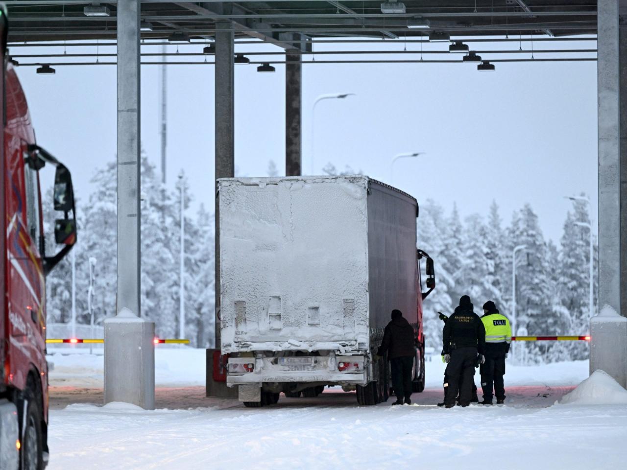 Finland to close border with Russia for two weeks