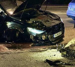 Mario Balotelli crashes �100k car into wall then allegedly refuses to take a breathalyzer test (photos)